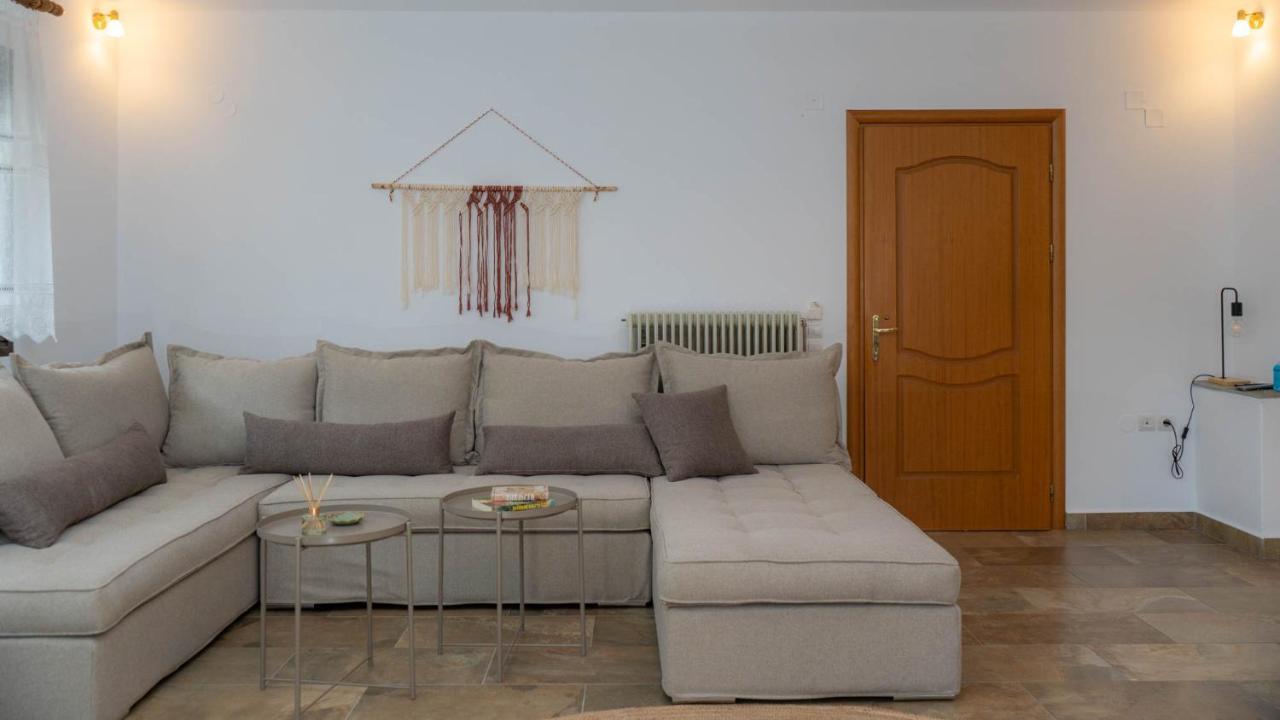 Postmans Apartment Under Meteora Kalambaka Exterior foto